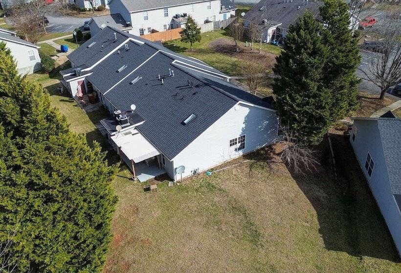 Cozy Greensboro Vacation Rental, 5 Mi To Downtown