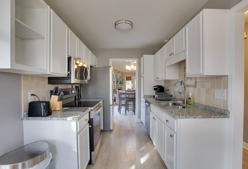 Cozy Greensboro Vacation Rental, 5 Mi To Downtown