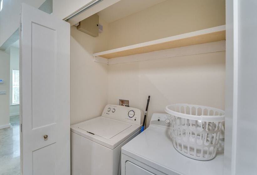 Daytona Beach Vacation Home ~ 4 Mi To Main St Pier