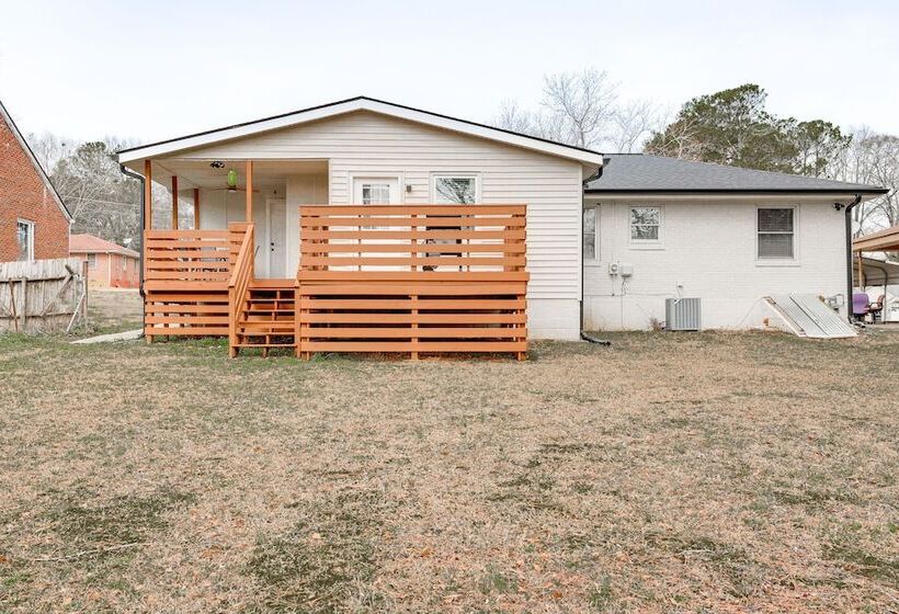 Decatur Home W/ Deck 9 Mi To State Farm Arena!