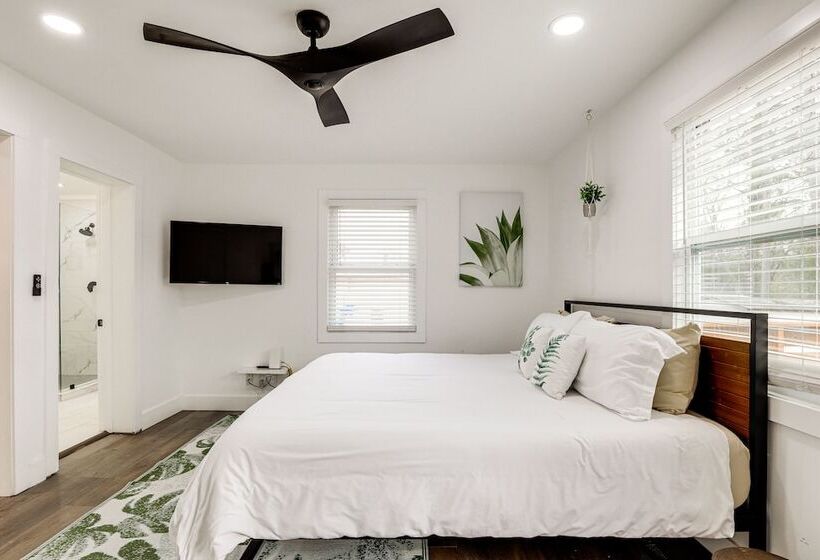 Decatur Home W/ Deck 9 Mi To State Farm Arena!