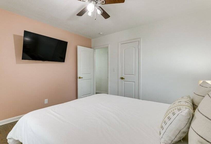 Decatur Home W/ Fire Pit, Near Little Five Points!