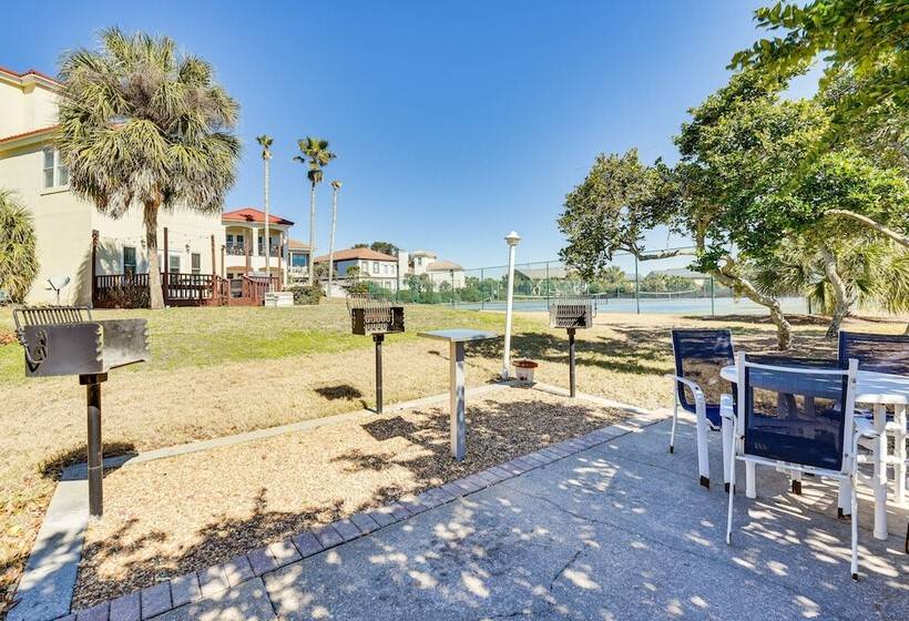 Destin Home W/ Community Pool & Beach Access