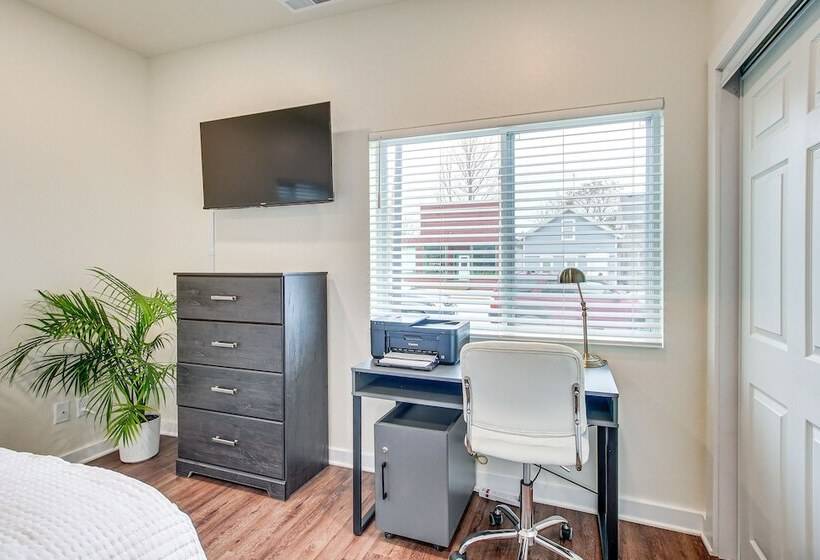 Dog Friendly Sheboygan Home   1 Mi To Town!