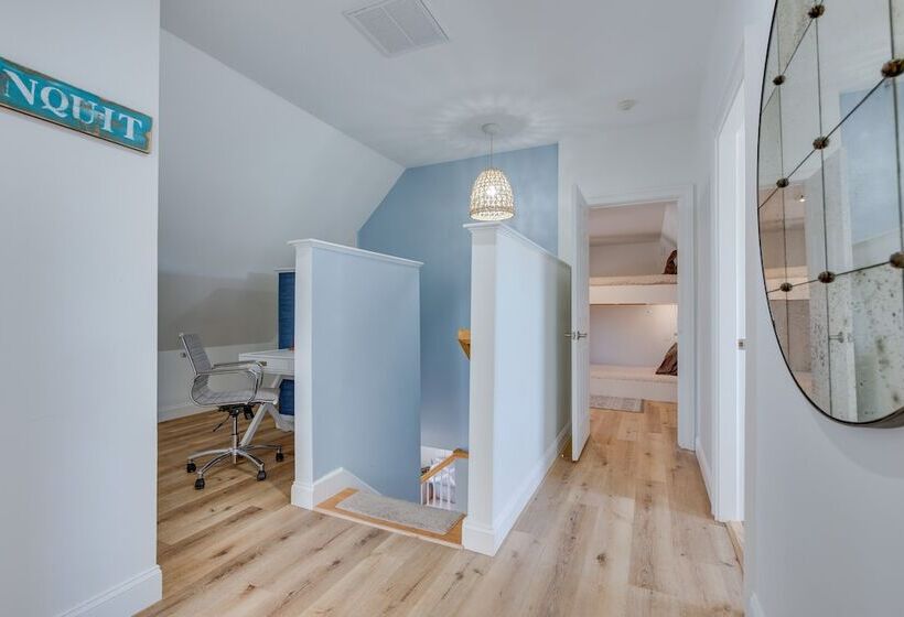 Downtown Ogunquit Home: 1 Mi To Beach!