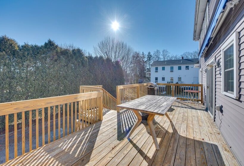 Downtown Ogunquit Home: 1 Mi To Beach!