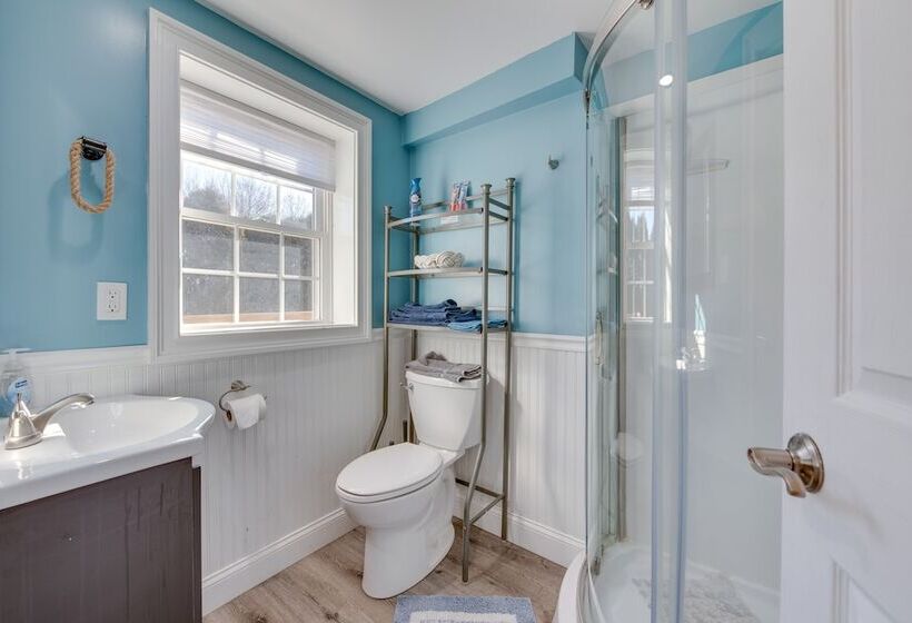 Downtown Ogunquit Home: 1 Mi To Beach!