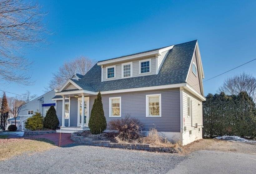 Downtown Ogunquit Home: 1 Mi To Beach!