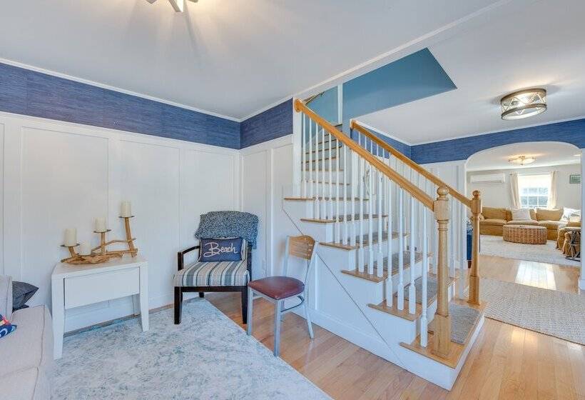 Downtown Ogunquit Home: 1 Mi To Beach!