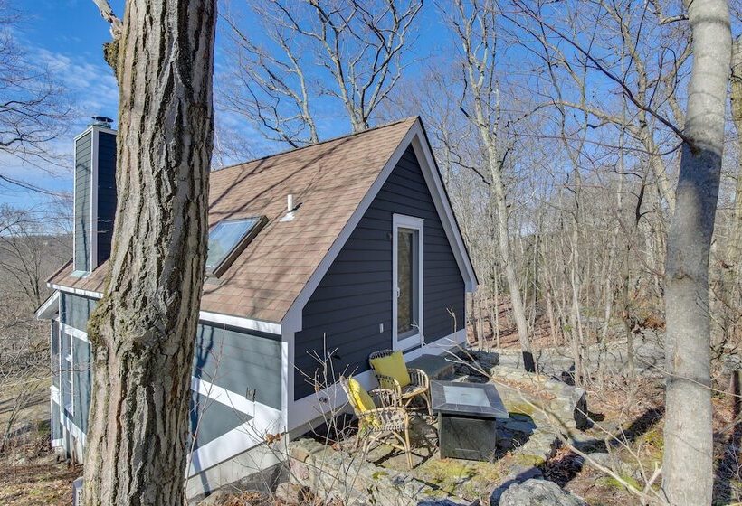 Dreamy Hudson Valley Cottage W/ State Park Views