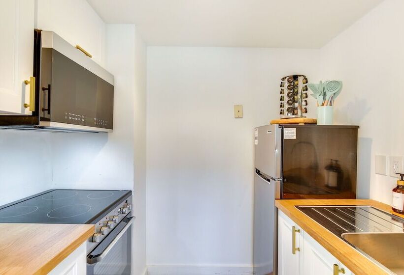 Dreamy Hudson Valley Cottage W/ State Park Views