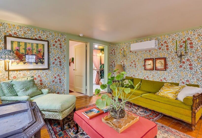 Wantage Getaway W/ Private Pickleball Court!