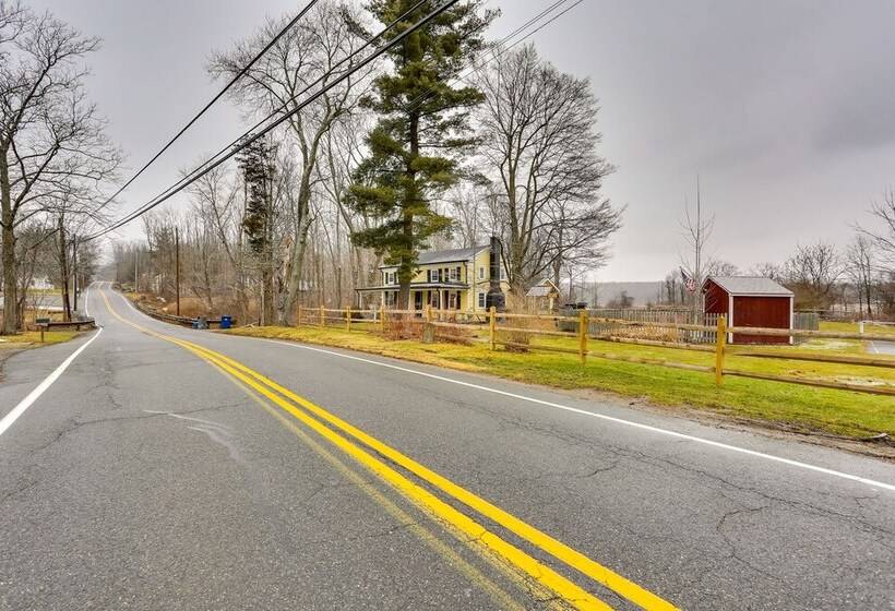 Wantage Getaway W/ Private Pickleball Court!