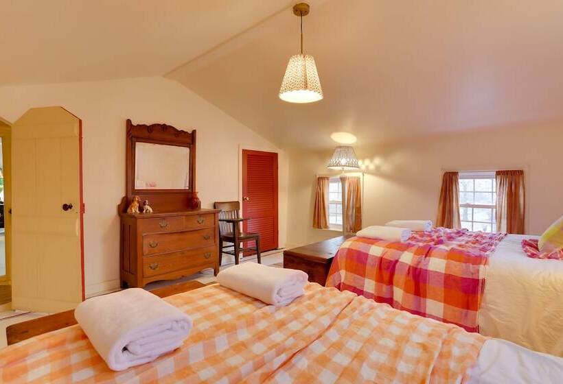 Wantage Getaway W/ Private Pickleball Court!