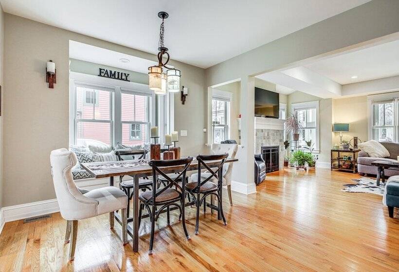 Elegant Saratoga Springs Stay: Walk To Town, Track