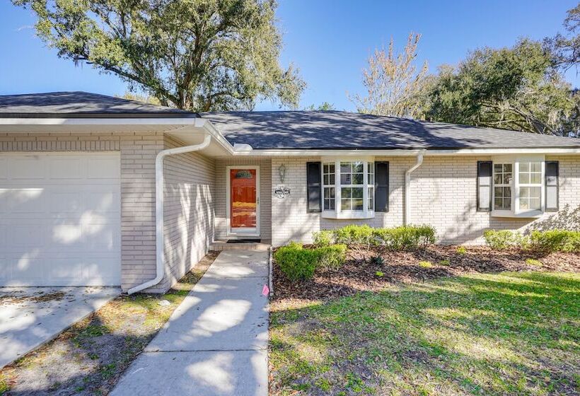 Family Friendly Lakeland Home W/ Patio + Yard!