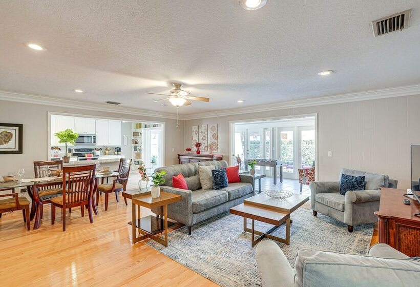 Family Friendly Lakeland Home W/ Patio + Yard!