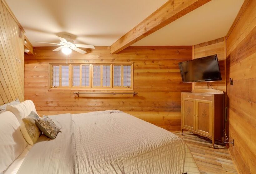 Family Friendly Riverfront Manor On The Little Red