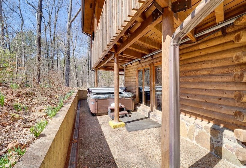 Family Friendly Riverfront Manor On The Little Red