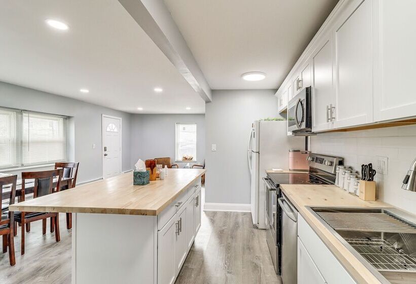 Farmington Hills Home W/ Yard: 20 Mi To Detroit