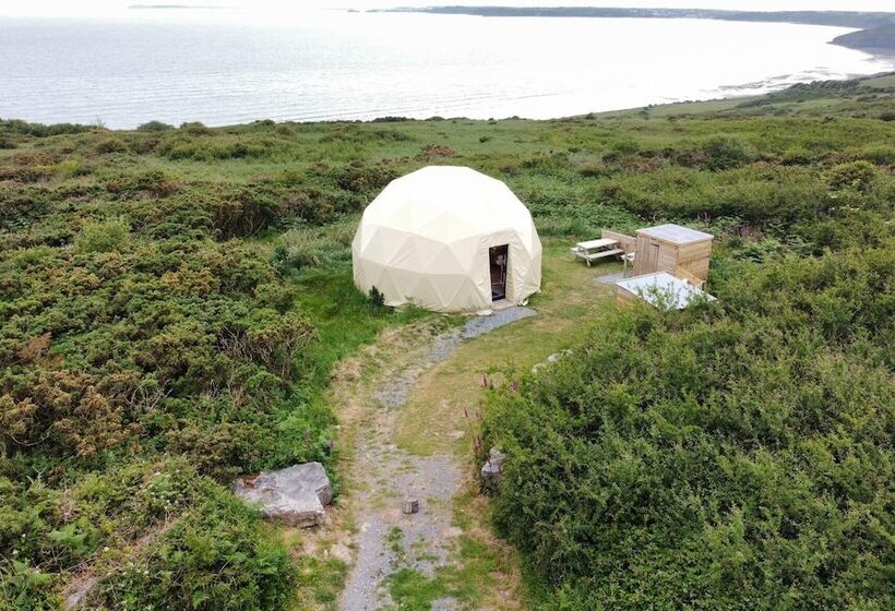 Geodome With Sea Views Near Pendine