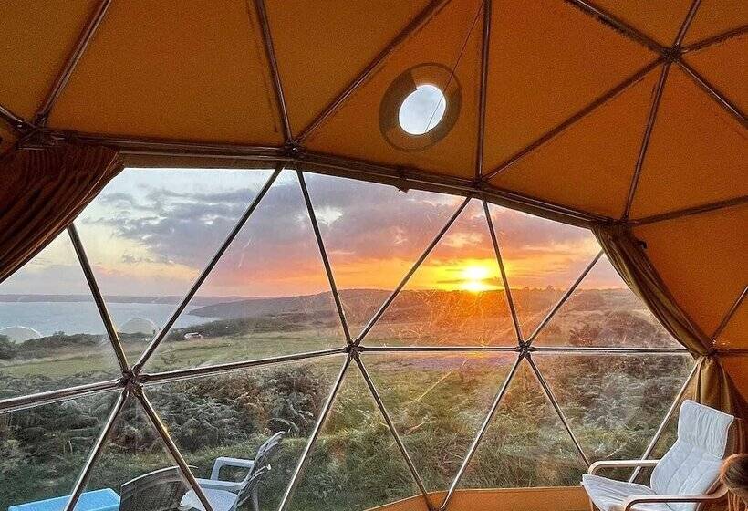 Geodome With Sea Views Near Pendine