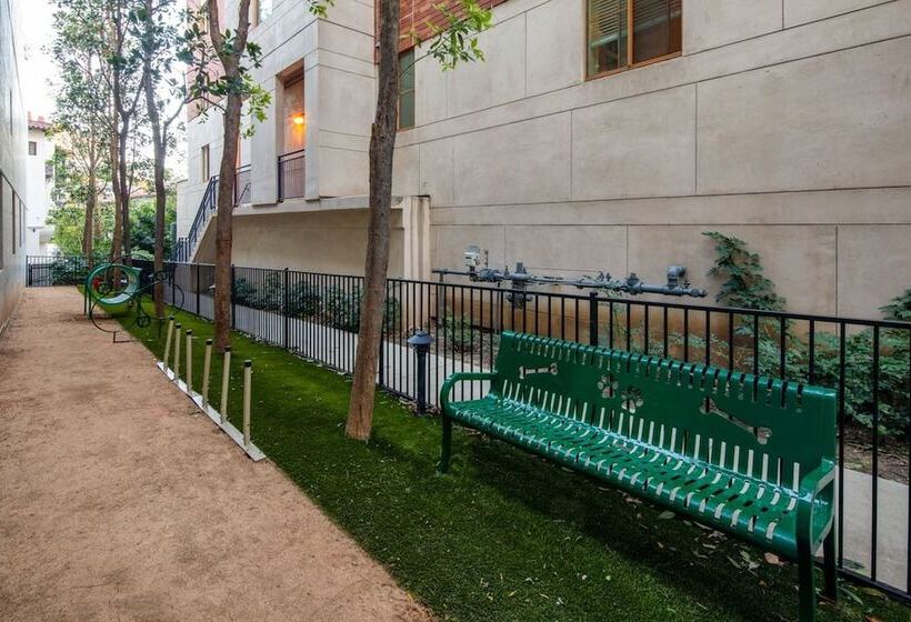 Stayspro   Glamorous Beverlywood Residence