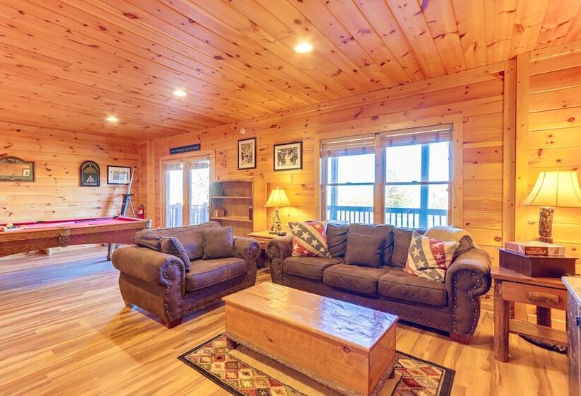 Gorgeous Blue Ridge Mountain Retreat: Deck + View!