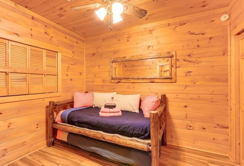 Gorgeous Blue Ridge Mountain Retreat: Deck + View!