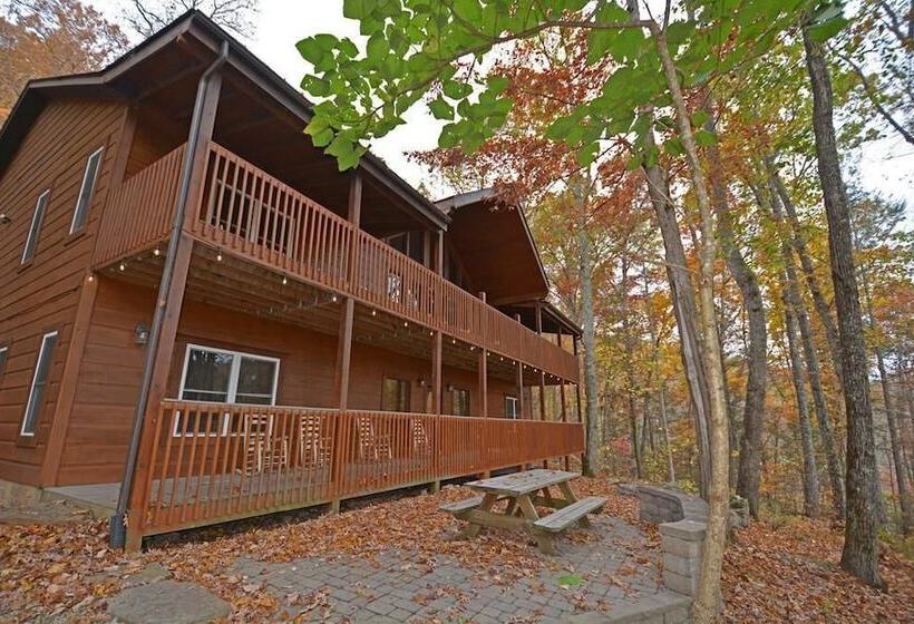 Hickory Hollow Lodge