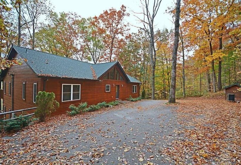 Hickory Hollow Lodge