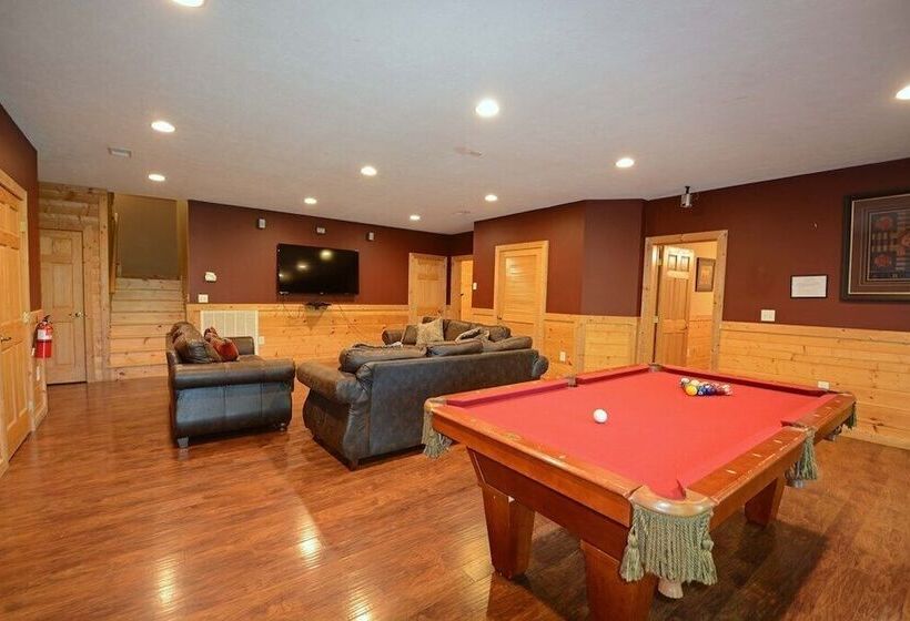 Hickory Hollow Lodge