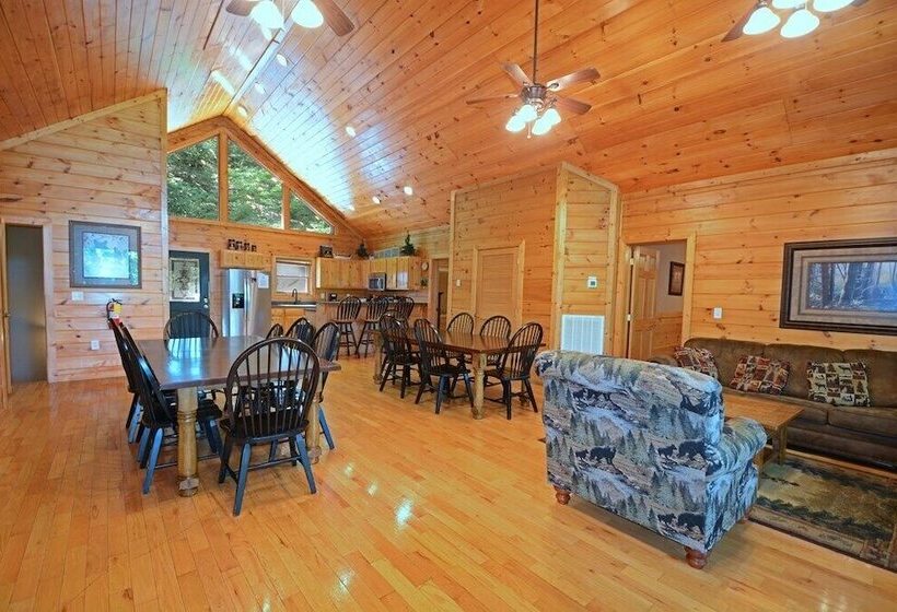 Hickory Hollow Lodge