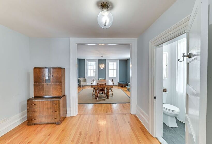 Historic Catskills Farmhouse W/ Panoramic Views!