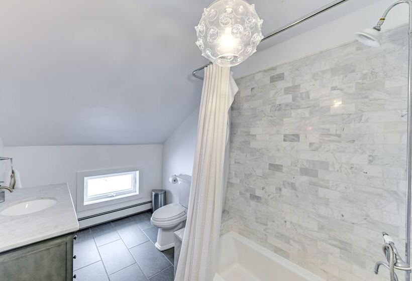 Historic Catskills Farmhouse W/ Panoramic Views!