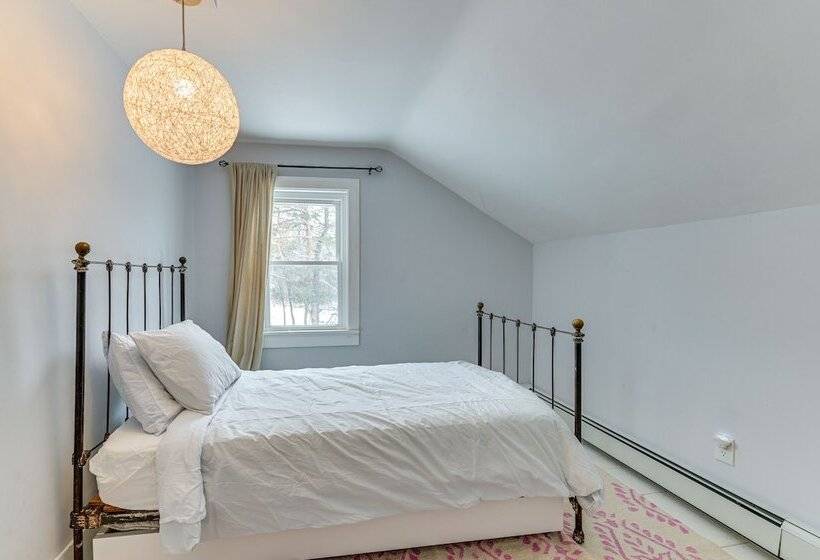 Historic Catskills Farmhouse W/ Panoramic Views!