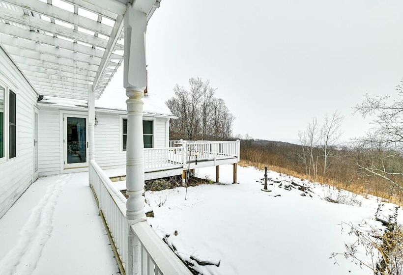 Historic Catskills Farmhouse W/ Panoramic Views!