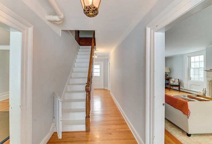 Historic Catskills Farmhouse W/ Panoramic Views!