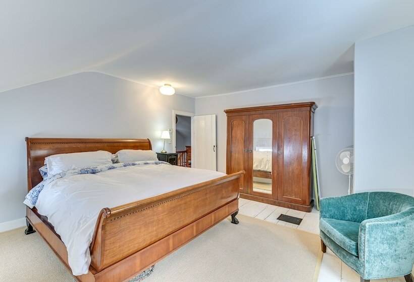 Historic Catskills Farmhouse W/ Panoramic Views!