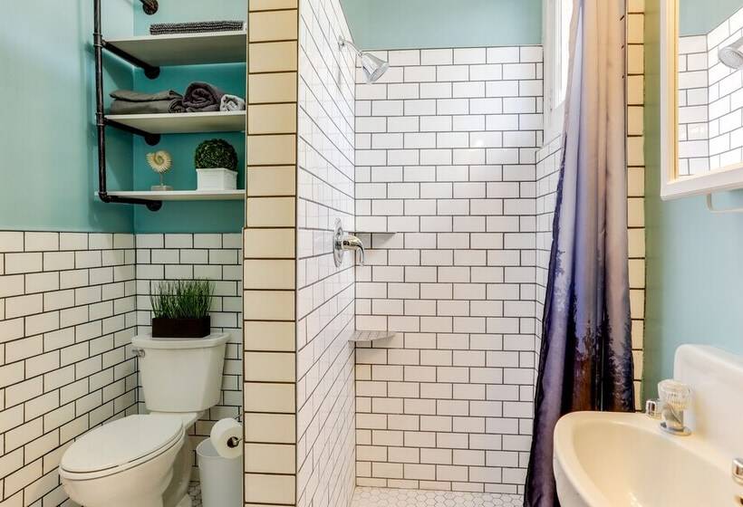 Historic Tiffin Home ~ Half Mi To University!