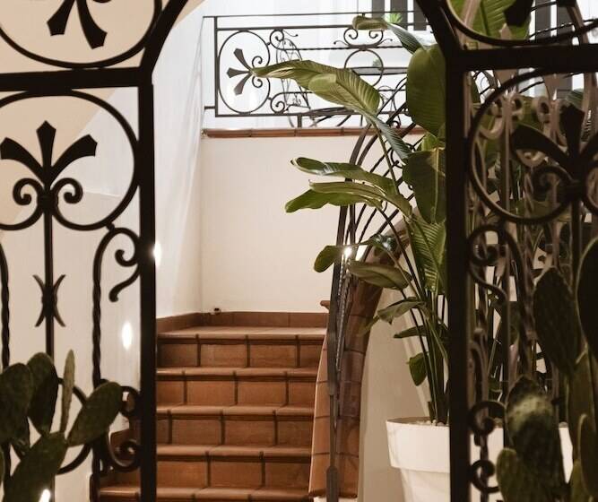 酒店 Albergo Diffuso Dimora Rossi Charme B&b