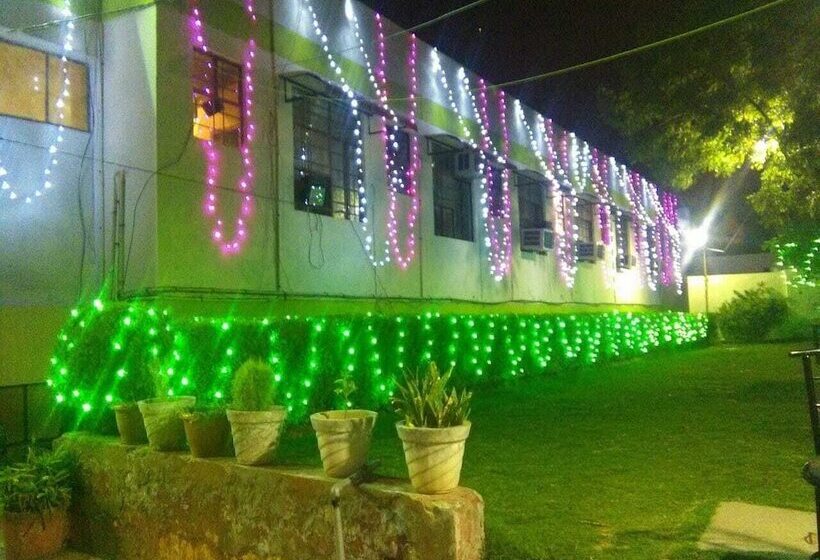 ホテル Ambika Palace By Shiwani Associate