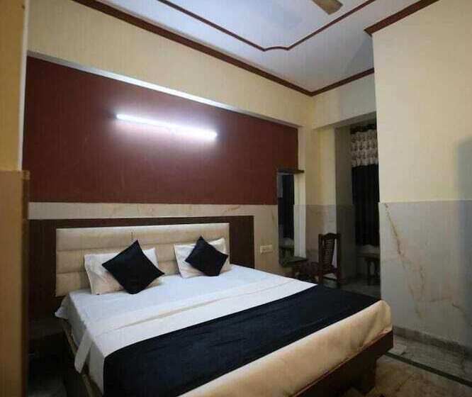 ホテル Ambika Palace By Shiwani Associate