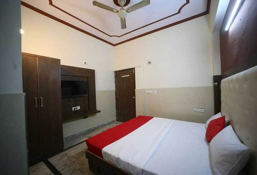 ホテル Ambika Palace By Shiwani Associate