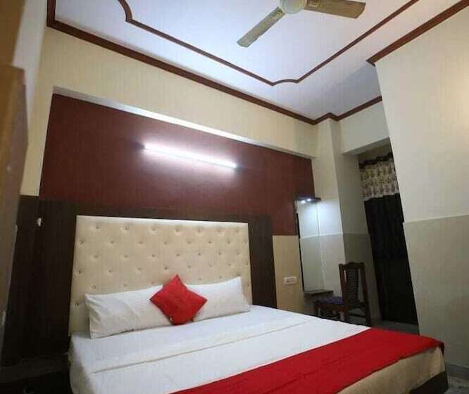 ホテル Ambika Palace By Shiwani Associate