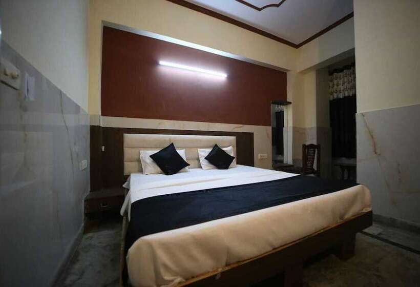 ホテル Ambika Palace By Shiwani Associate