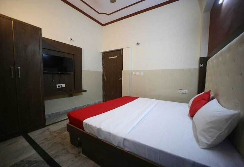 ホテル Ambika Palace By Shiwani Associate