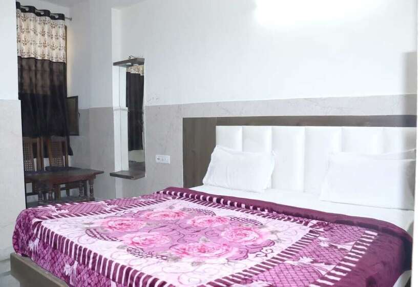 ホテル Ambika Palace By Shiwani Associate