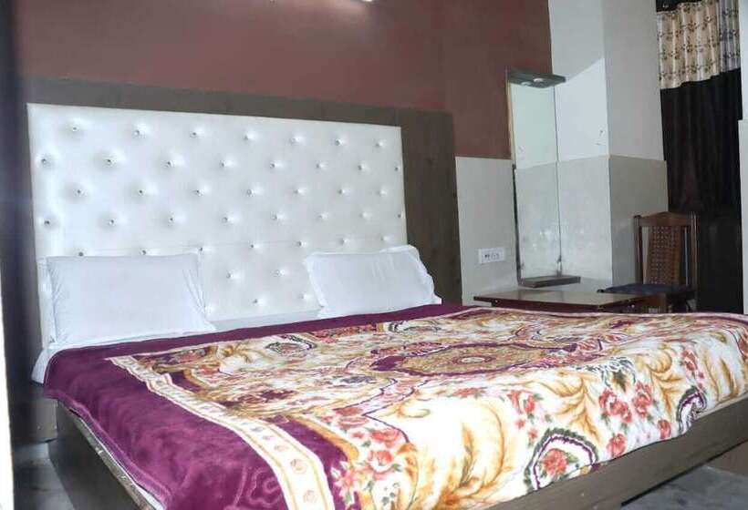 ホテル Ambika Palace By Shiwani Associate