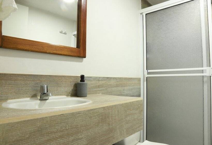 Отель Bania Travels